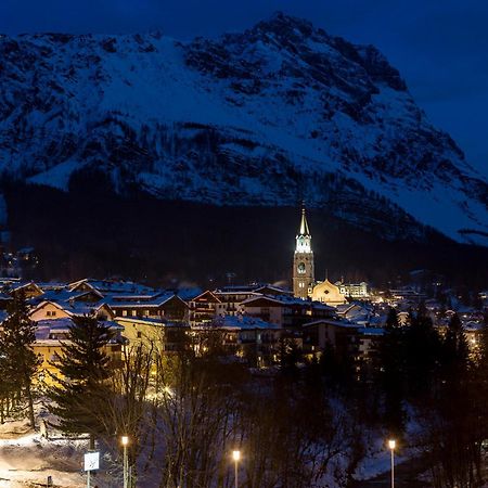 Hotel Corona Cortina dʼAmpezzo Dış mekan fotoğraf