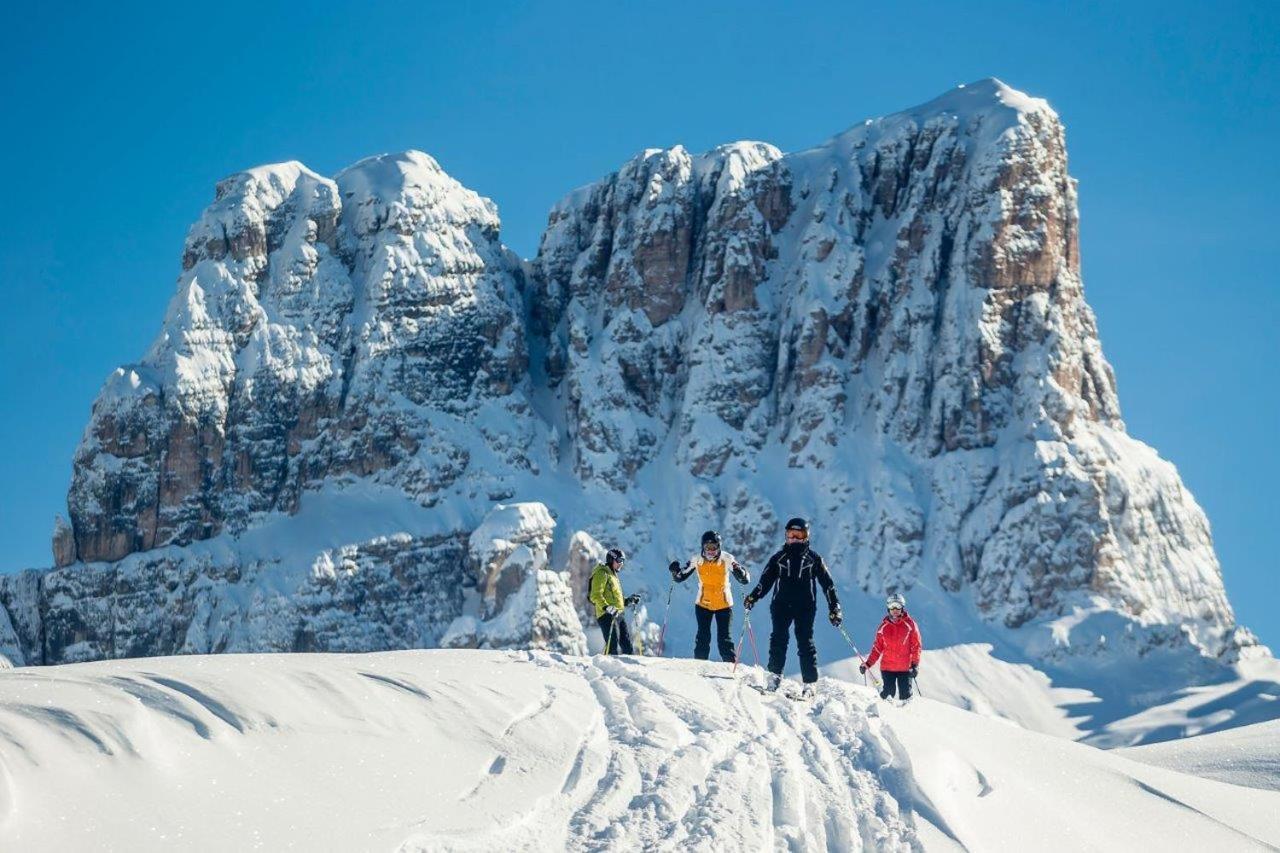 Hotel Corona Cortina dʼAmpezzo Dış mekan fotoğraf