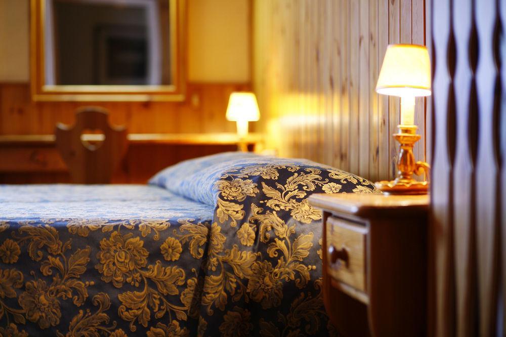 Hotel Corona Cortina dʼAmpezzo Dış mekan fotoğraf