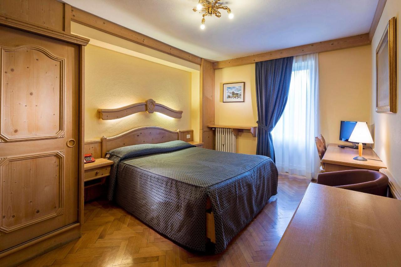 Hotel Corona Cortina dʼAmpezzo Dış mekan fotoğraf