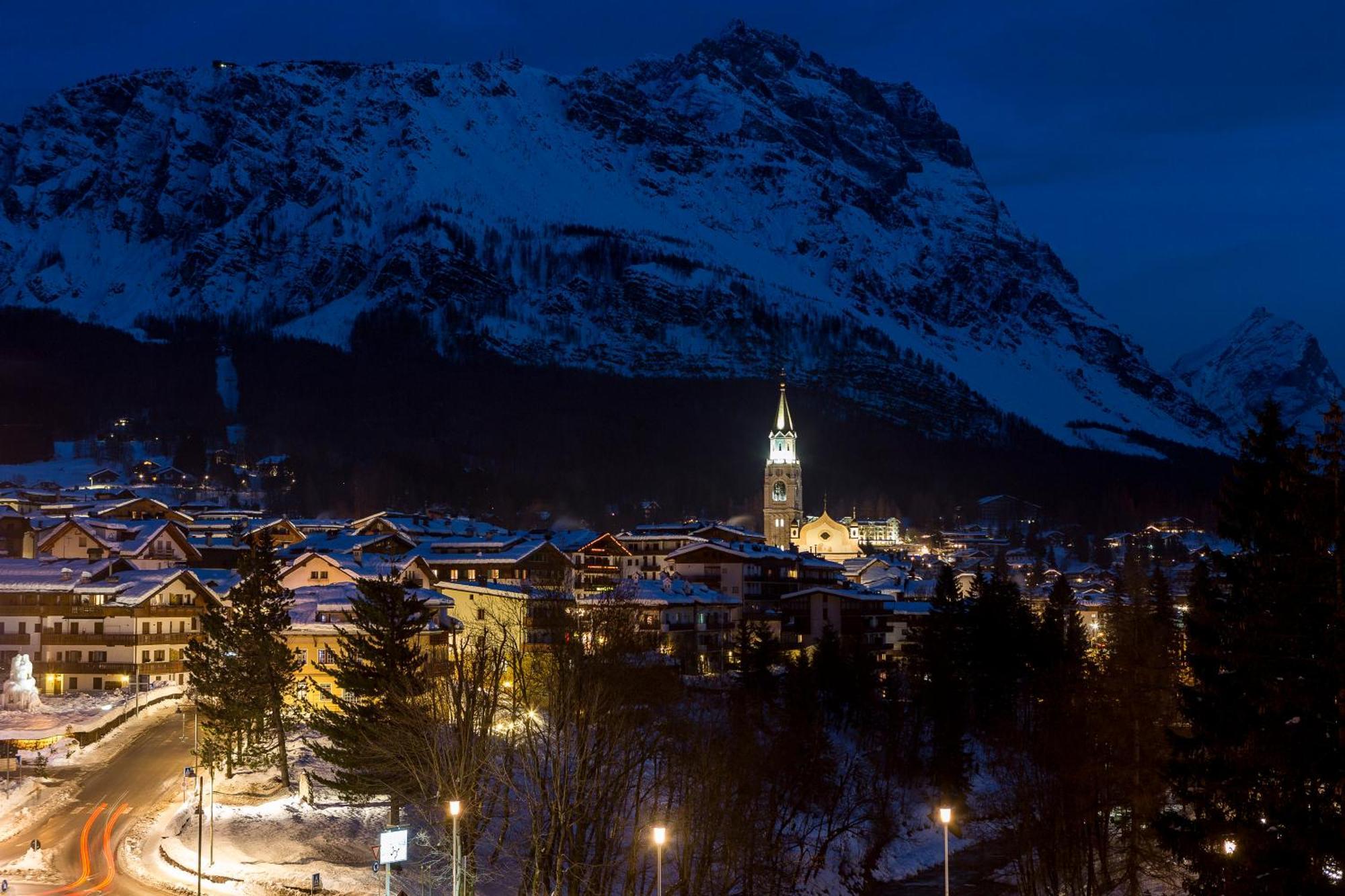 Hotel Corona Cortina dʼAmpezzo Dış mekan fotoğraf