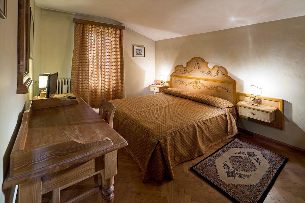 Hotel Corona Cortina dʼAmpezzo Oda fotoğraf