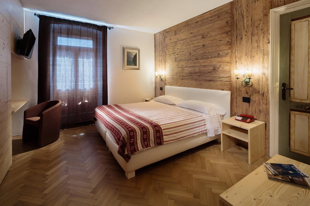 Hotel Corona Cortina dʼAmpezzo Dış mekan fotoğraf
