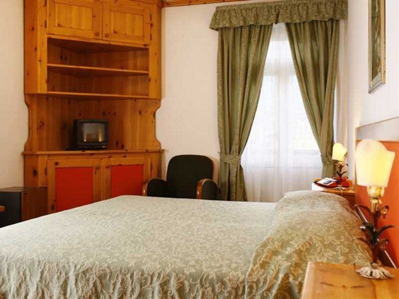 Hotel Corona Cortina dʼAmpezzo Dış mekan fotoğraf