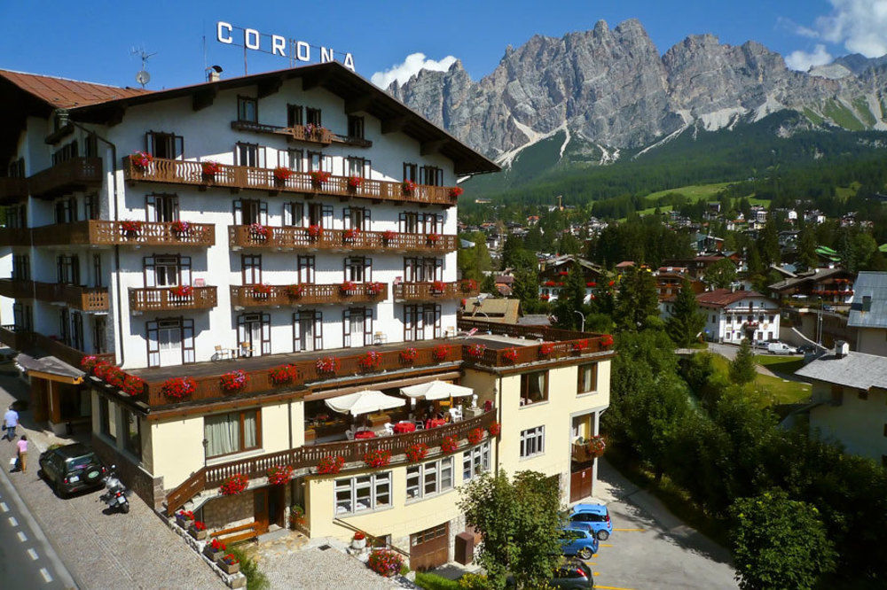 Hotel Corona Cortina dʼAmpezzo Dış mekan fotoğraf