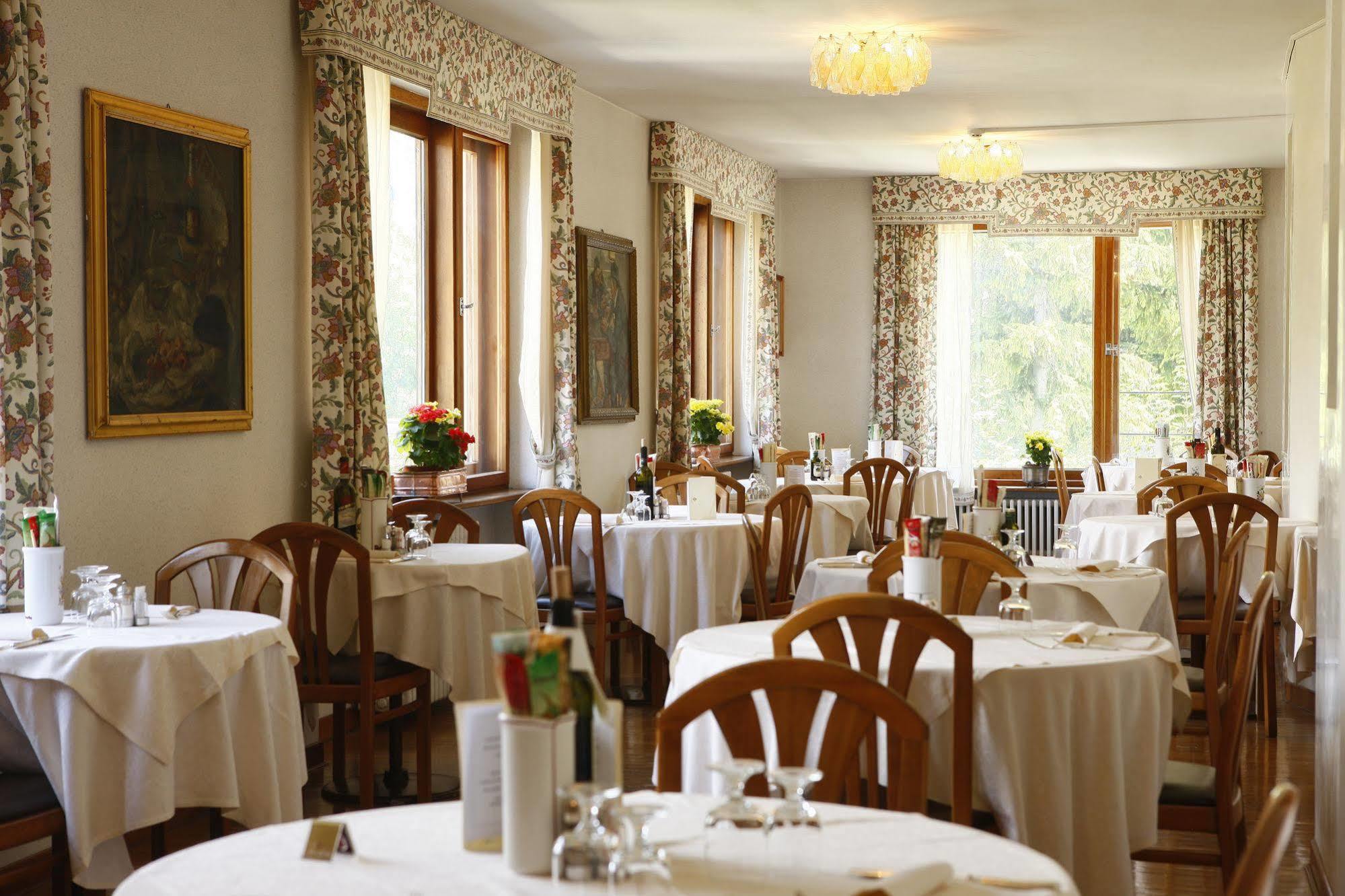 Hotel Corona Cortina dʼAmpezzo Dış mekan fotoğraf