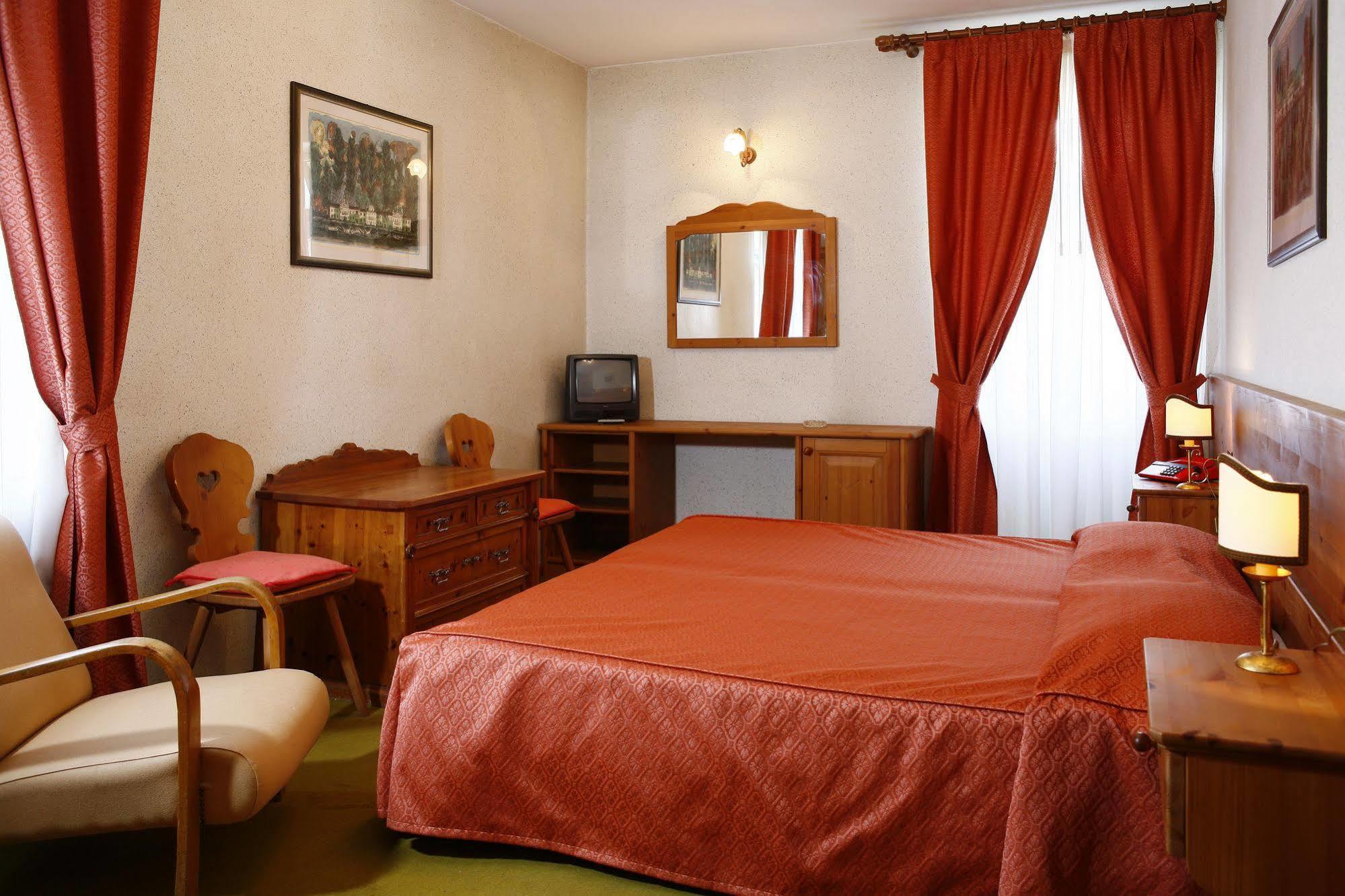 Hotel Corona Cortina dʼAmpezzo Dış mekan fotoğraf