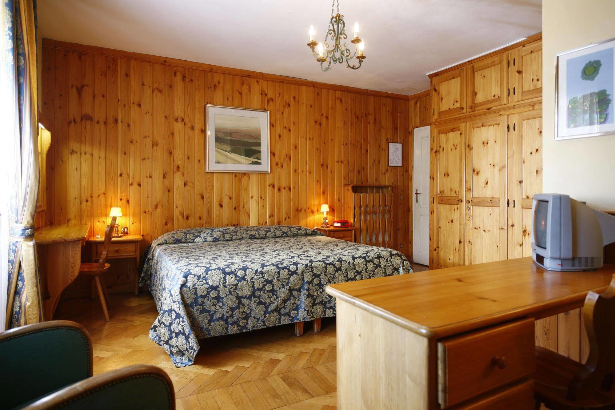 Hotel Corona Cortina dʼAmpezzo Dış mekan fotoğraf