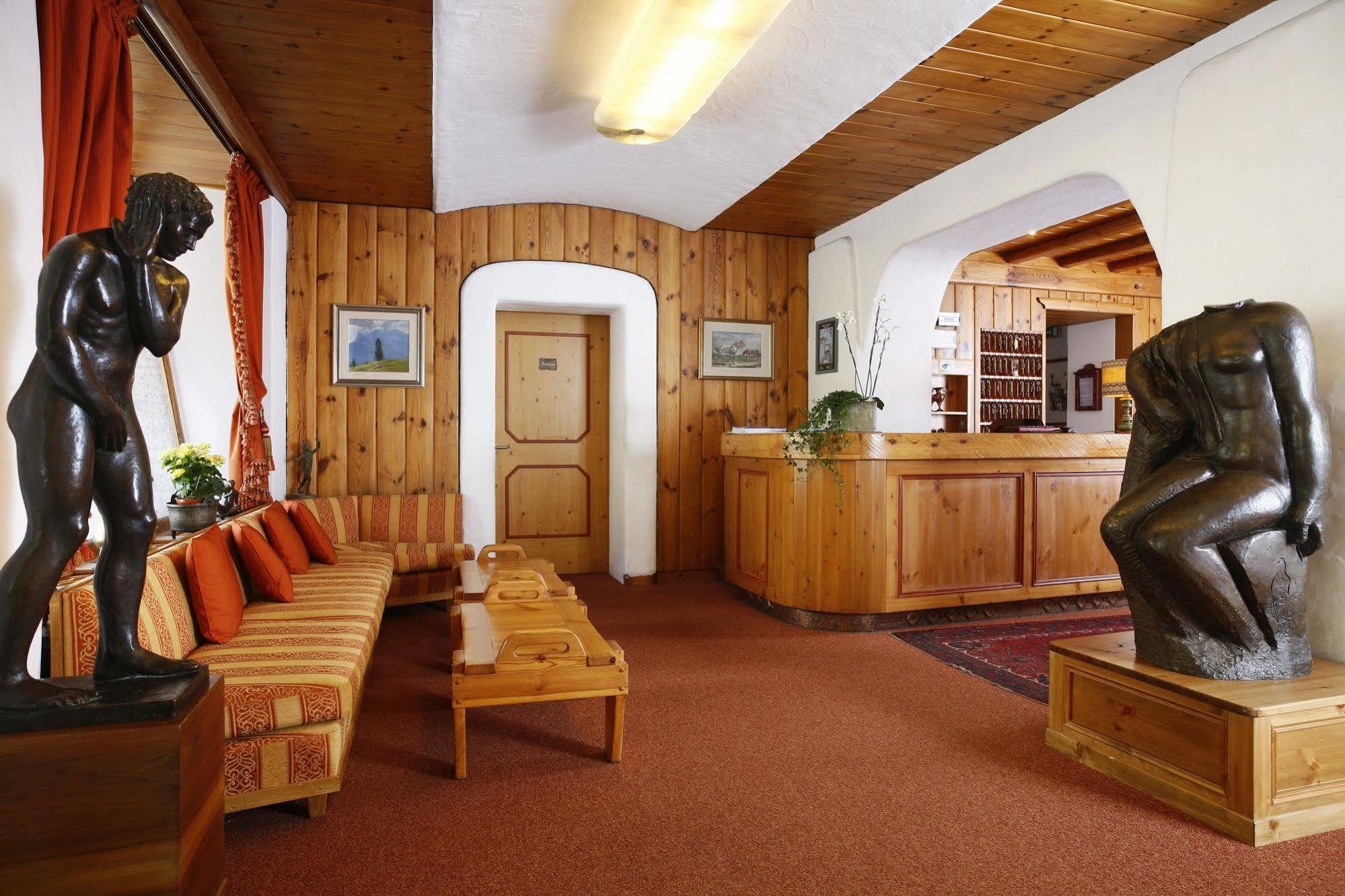 Hotel Corona Cortina dʼAmpezzo Dış mekan fotoğraf