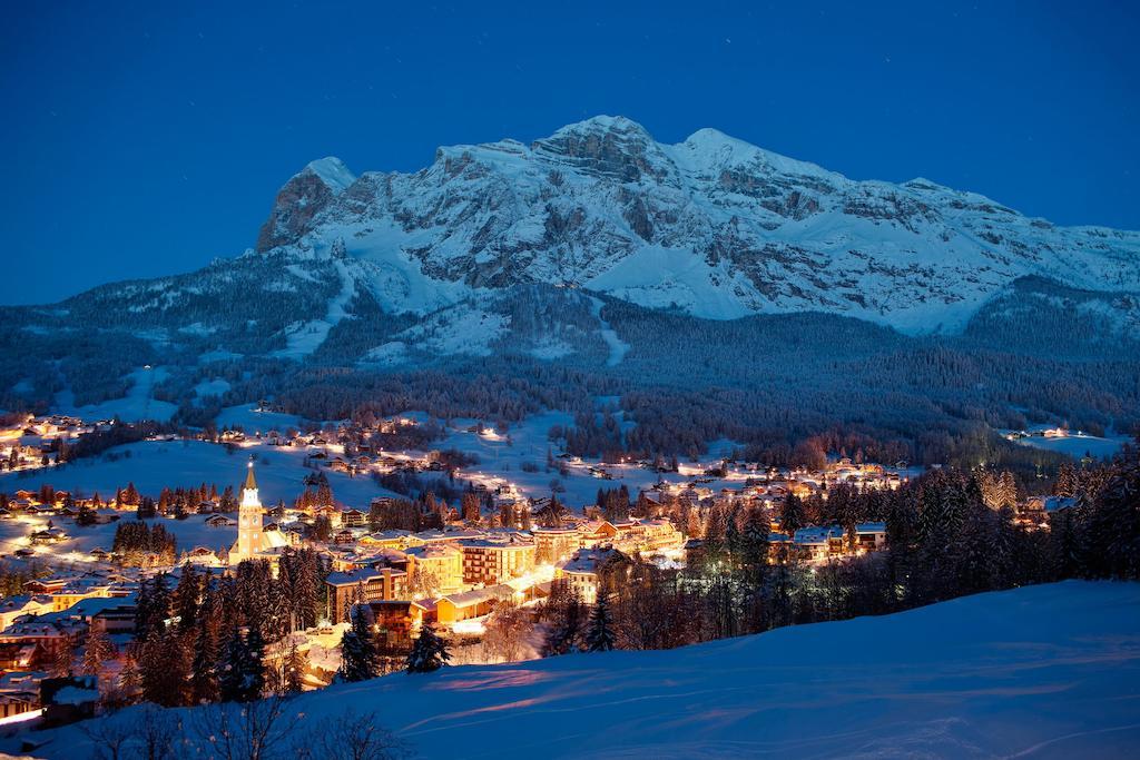 Hotel Corona Cortina dʼAmpezzo Dış mekan fotoğraf
